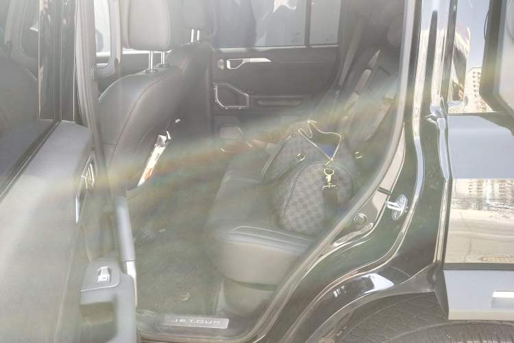 Used JETOUR Traveler 2023 2.0T All-Wheel Drive CrossPRO+ Left Rear Seat