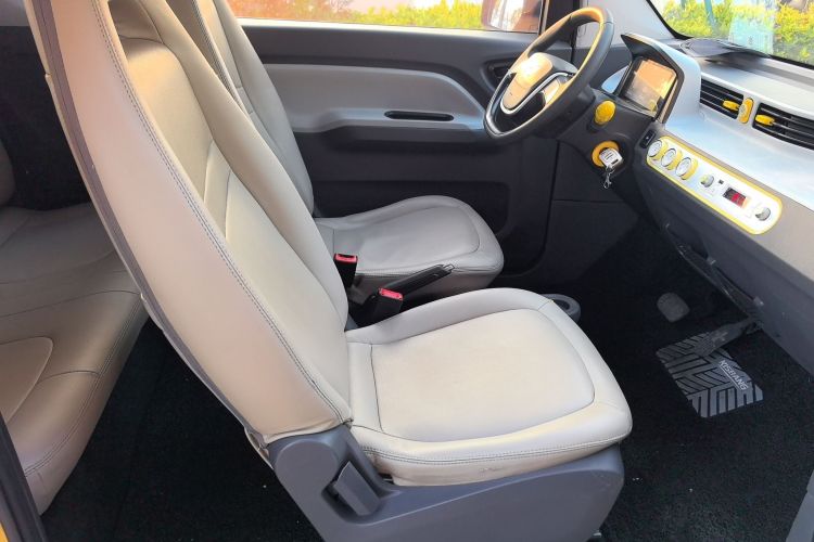 Used Wuling Hongguang MINIEV 2022 Macaron Premium Model – Lithium Iron Phosphate Right Front Seat