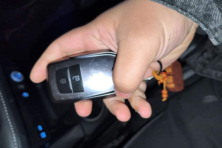 Used Toyota RAV4 2016 2.0L CVT Two-Wheel Drive Fashion Edition China V Standard