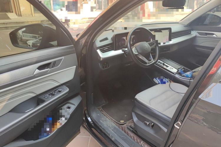 Used Volkswagen Tavendor 2023 330TSI Luxury Touring Edition