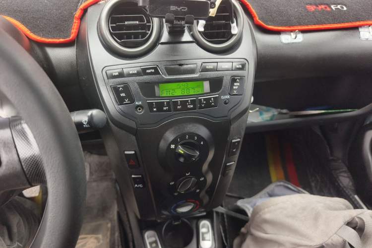 Used BYD F0 2012 1.0L XuanKu Trim Audio And AC Panel