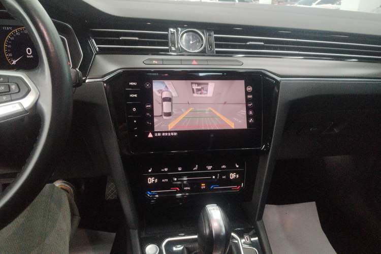 Used Volkswagen Magotan 2020 330TSI DSG Luxury Edition Audio And AC Panel