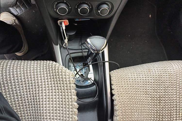 Used Peugeot 301 2017 1.6L Automatic Comfort Edition Gear Lever