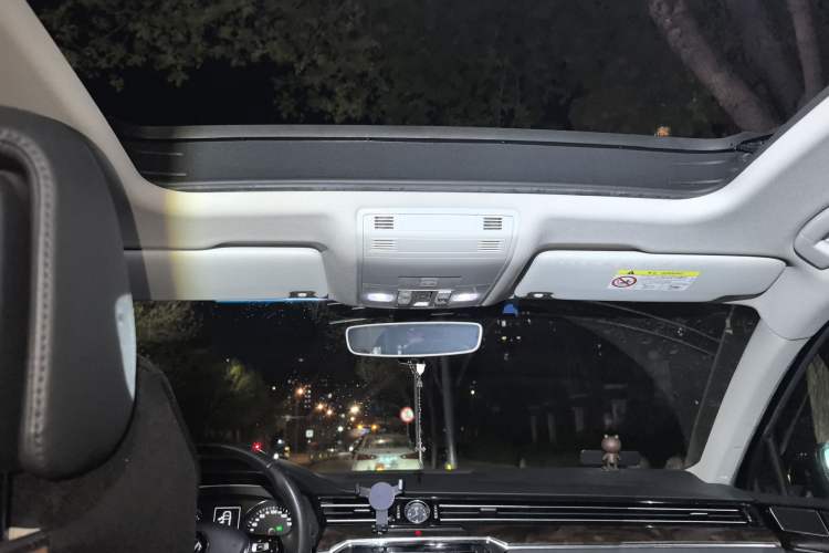 Used Volkswagen Magotan 2019 330TSI DSG Luxury Version China VI Standard Headliner