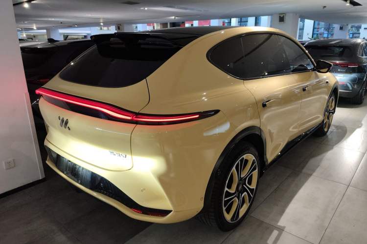 Used IM LS7 2023 90 kWh Elite Rear-Drive Version
