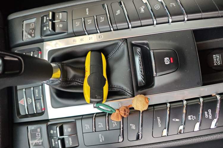 Used Porsche Macan 2020 Macan 2.0T Vehicle Key