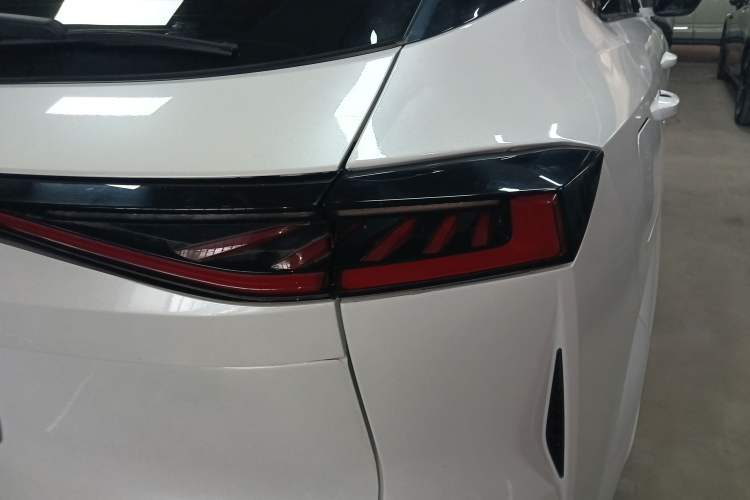 Used CHANGAN UNI-Z New Energy 2024 Blue Whale Smart Electric iDD 125km Beyond Edition Right Rear Taillight