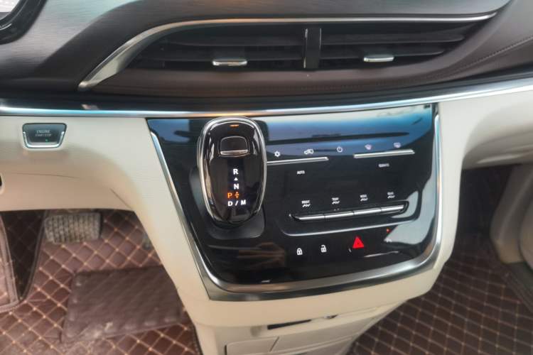 Used Buick GL8 2022 Land Cruiser Executive Class 652T Comfort Model