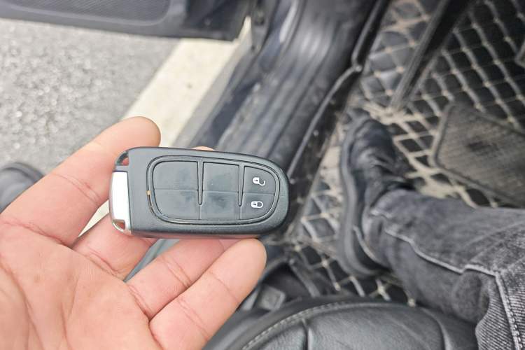 Used Jeep Cherokee 2016 2.0L Superior Edition
