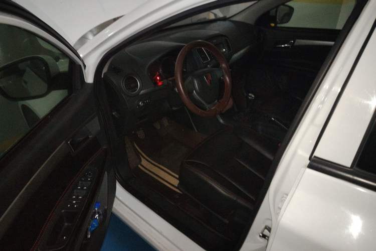 Used Roewe 350 2015 1.5L Manual Luxury Sunroof Edition Driver Seat