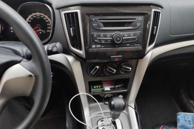 Used Venucia T70 2015 2.0L CVT Smart Choice Edition
