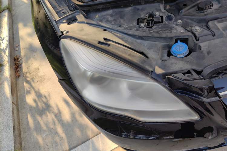 Used Mercedes-Benz R-Class 2014 R 320 4MATIC Business Model Right Front Headlight