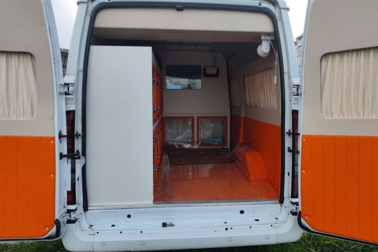 Used JMC Fushun 2023 2.0T Manual Mid-Drive Mid-Roof Commercial Multi-Purpose 7-Seater Passenger Vehicle