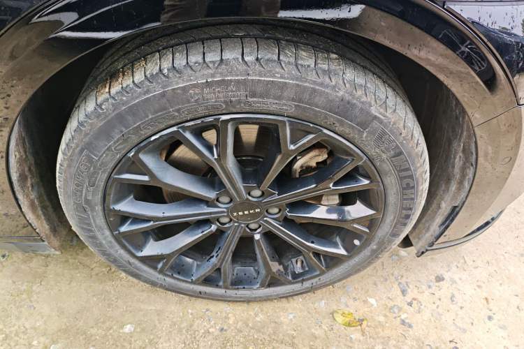 Used Zeekr 007 2025 Rear-Drive Intelligent Driving Version 75 kWh Right Front Wheel Hub