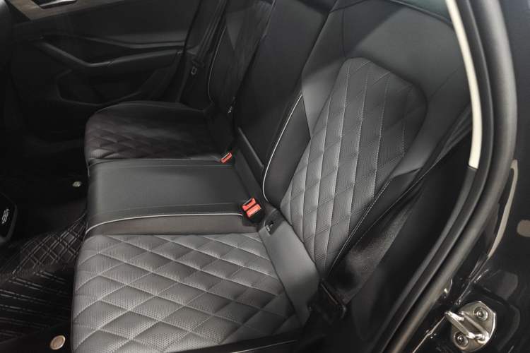 Used Volkswagen Sagitar 2025 300TSI DSG Excellence Edition Left Rear Seat