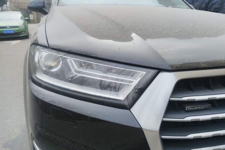 Used Audi Q7 2016 40 TFSI Comfort Model
