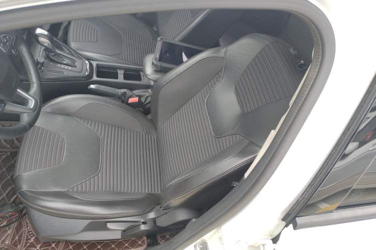 Used Ford Focus 2017 Hatchback 1.6L Automatic Fashion Edition Smart Drive Version