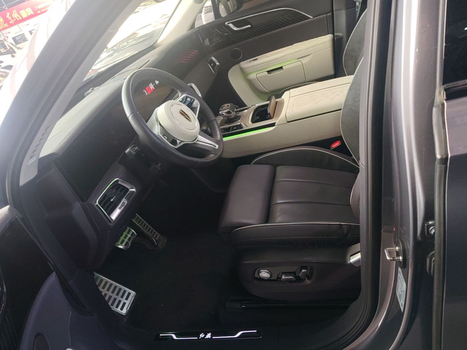 Hongqi E-HS9 2022 690 km Range Flagship Edition Six Seats — снимка 17