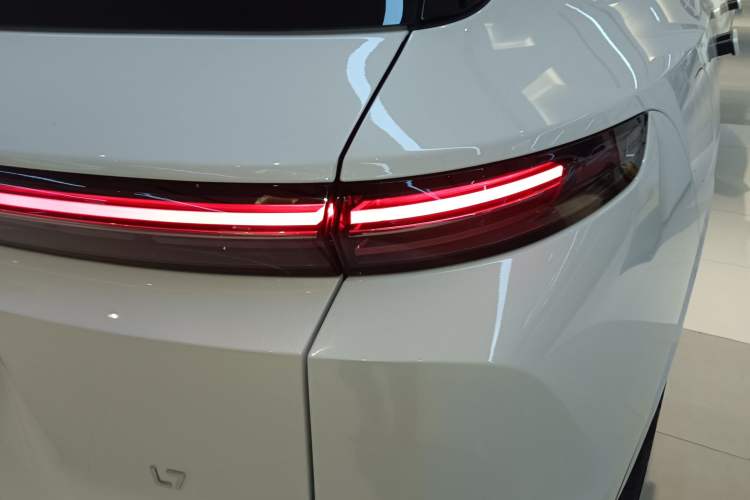 Used Li Auto L7 2025 Max Smart Refresh Edition Right Rear Taillight
