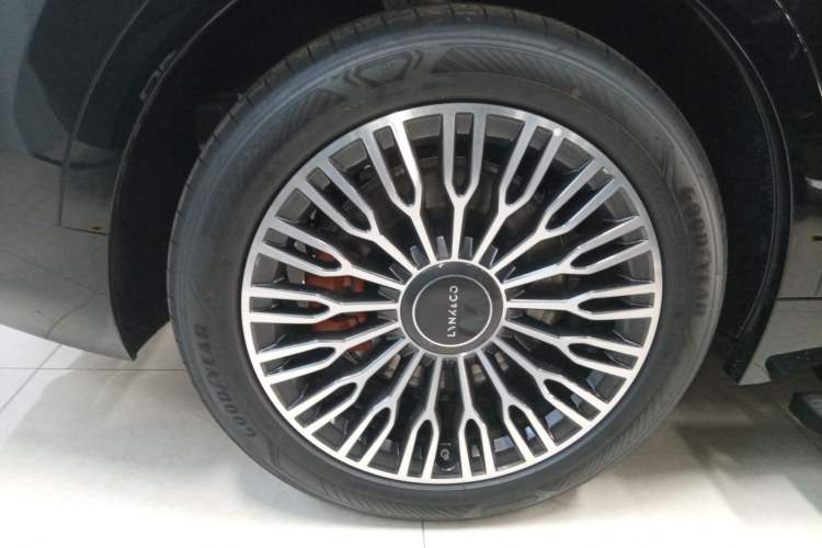 Used Lynk & Co 900 2025 2.0T Exploration Edition
