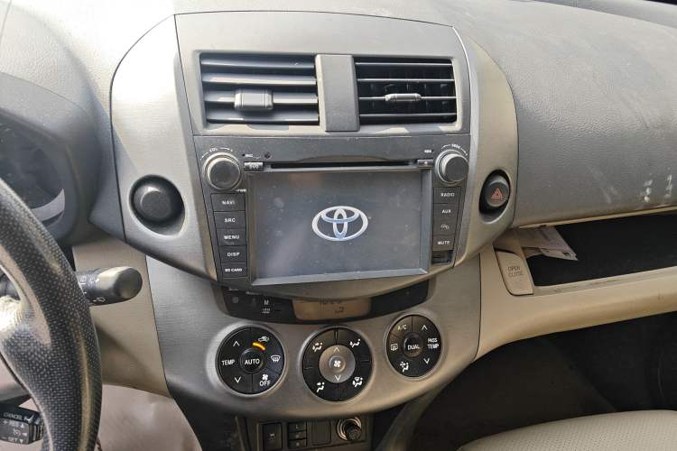 Used Toyota RAV4 2011 2.0L Automatic Luxury Edition