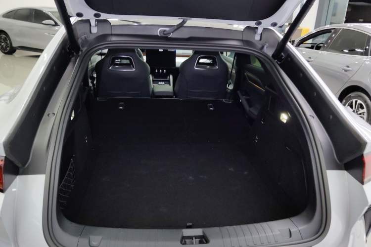 Used BYD Song L EV 2025 Intelligent Driving Version 662 km LiDAR Excellence Edition
