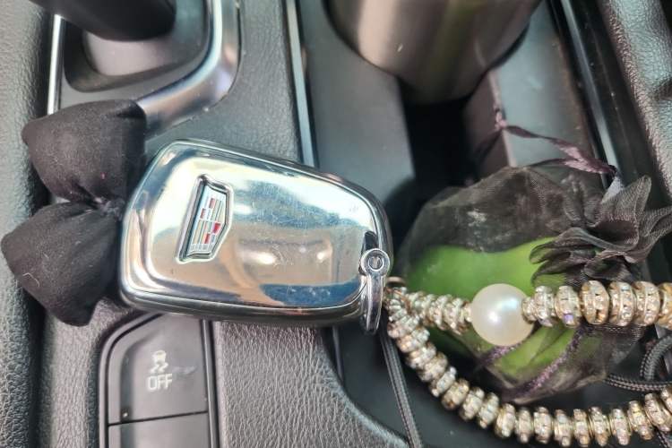 Used Cadillac XT5 2018 25T Luxury Model Vehicle Key