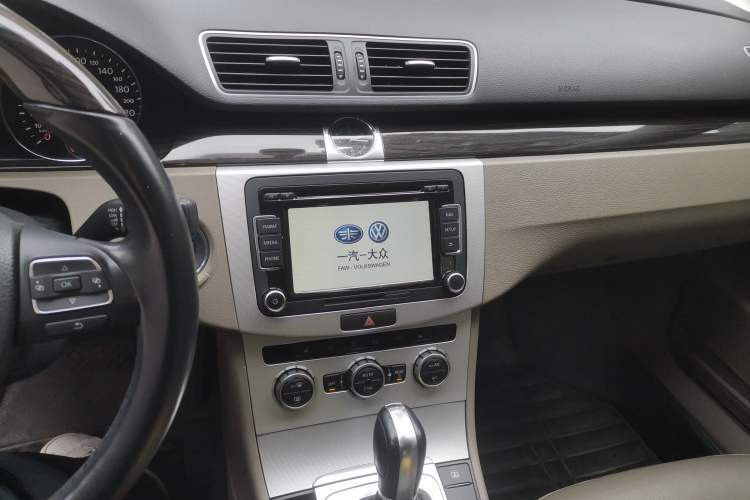 Used Volkswagen Magotan 2013 1.8TSI Prestige Model
