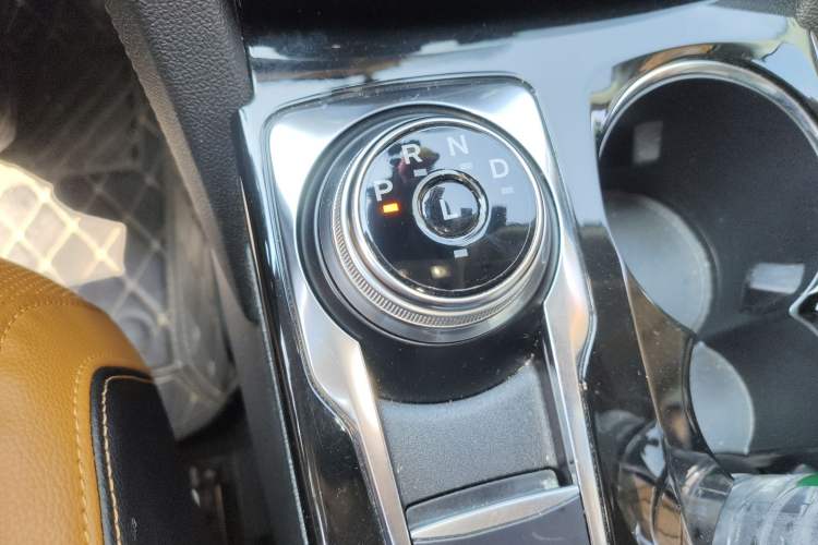 Used Ford Escape 2020 EcoBoost 245 Two-Wheel-Drive Titanium Edition
