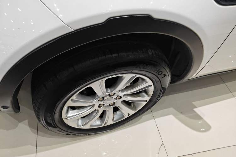 Used Land Rover Discovery Sport 2019 240 PS SE Version China VI Standard