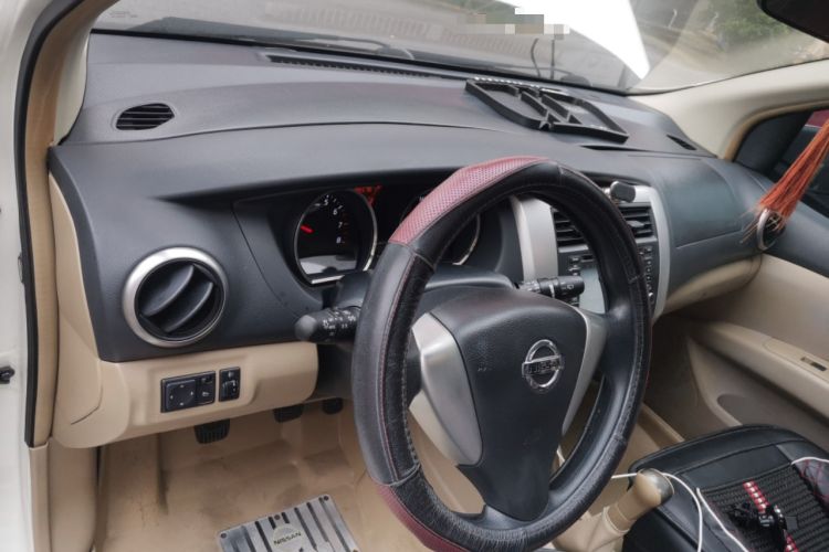 Used Nissan Livina 2013 1.6XL Manual Luxury Edition
