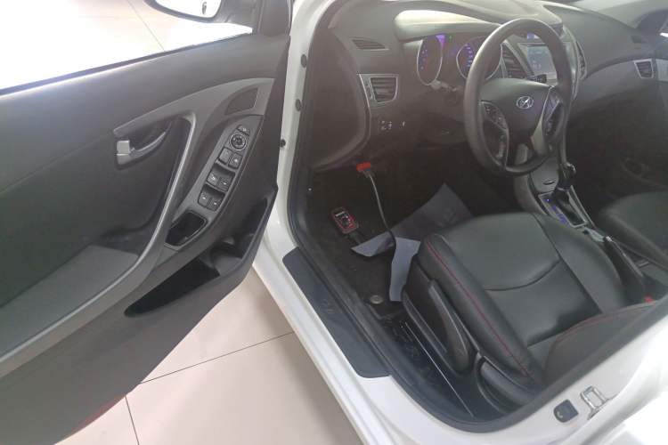 Used Hyundai Elantra (5th Generation / Langdong) 2016 1.6L Automatic Prestige Model
