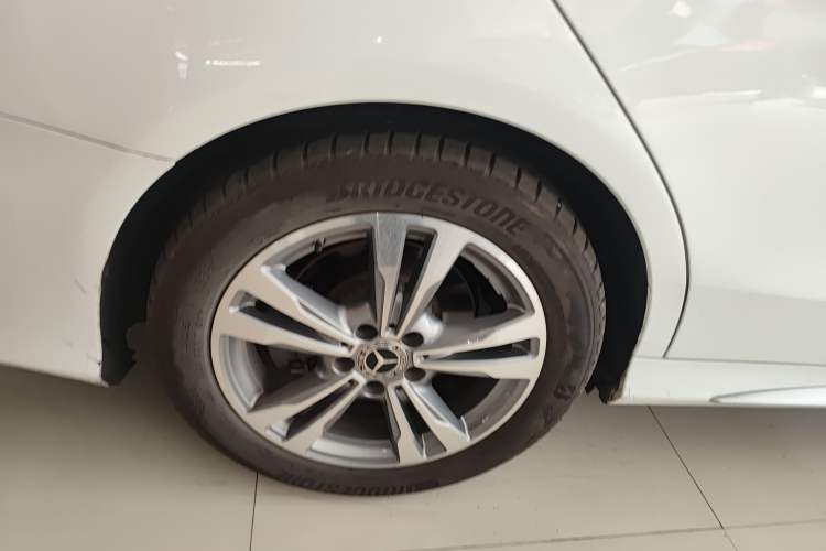 Used Mercedes-Benz C-Class 2021 C 200 L Fashion Edition Sport Version Right Rear Wheel Hub