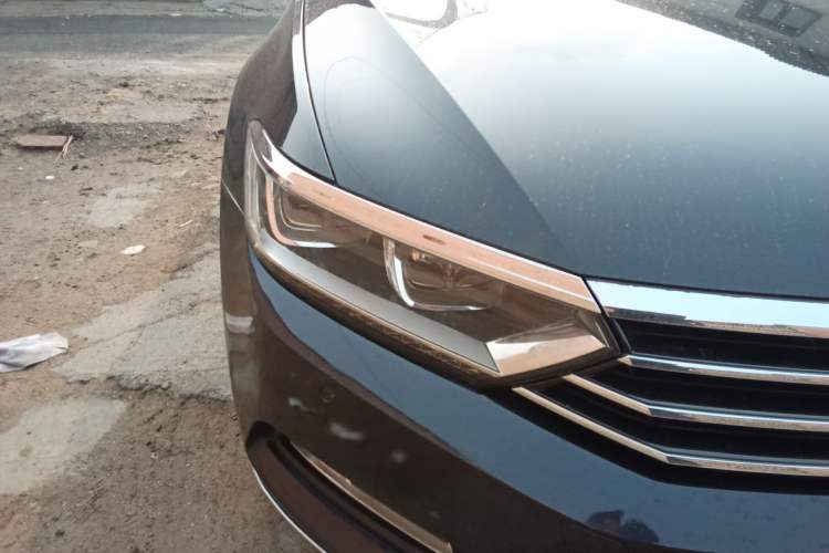 Used Volkswagen Magotan 2017 330TSI DSG Luxury Model Right Front Headlight