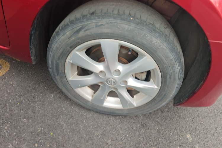 Used Nissan Tiida 2011 1.6L Manual Smart Version Right Front Wheel Hub