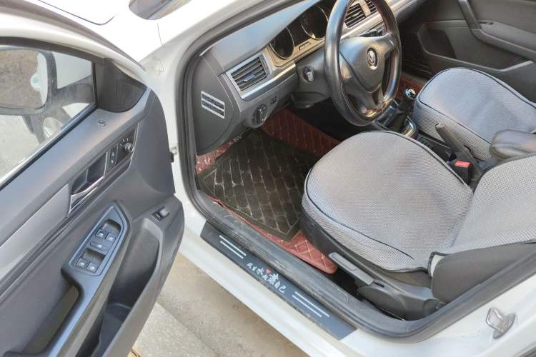 Used Volkswagen Bora 2016 1.6L Manual Fashion Edition
