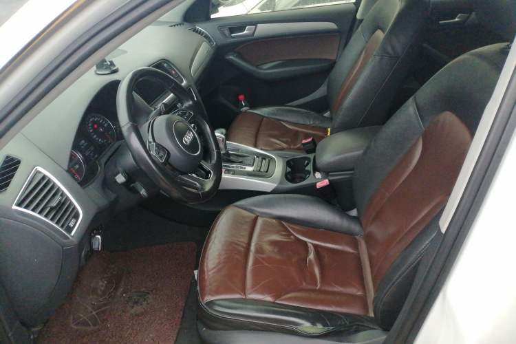 Used Audi Q5 2016 40 TFSI Technology Edition Left Front Seat