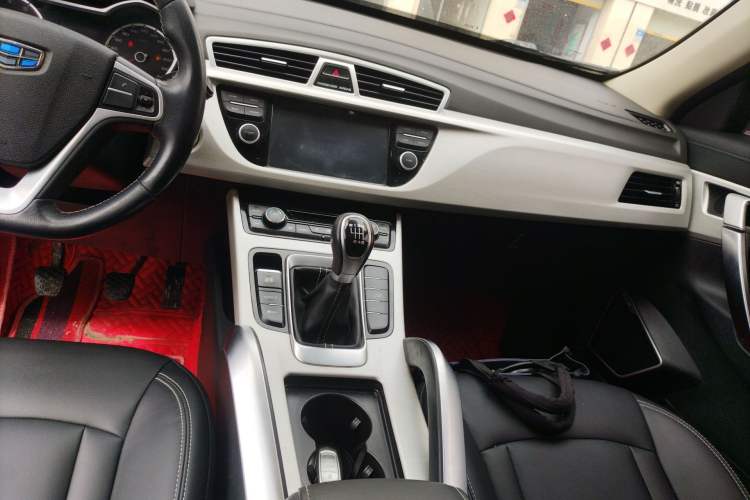 Used Geely Auto Emgrand X7 Sport 2020 1.8TD Manual Two-Wheel Drive Zhiya Model Gear Lever