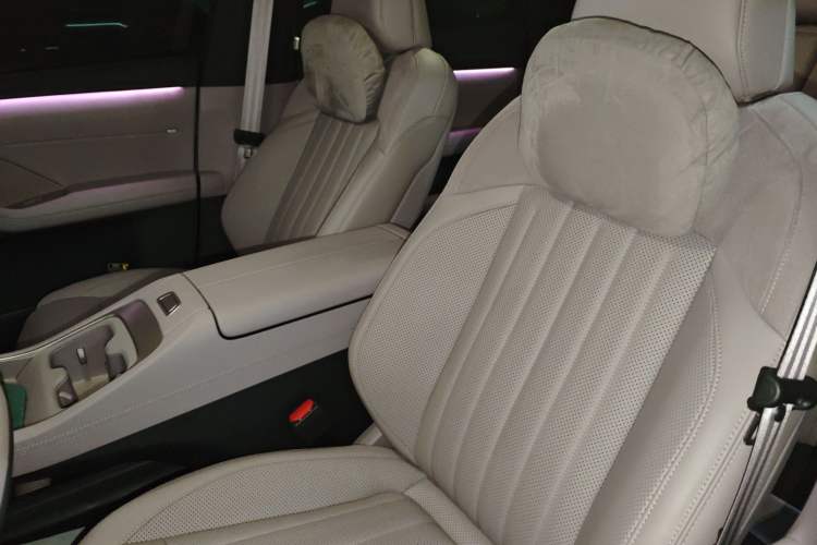 Used ONVO L60 2024 60 kWh Rear-Drive Version
