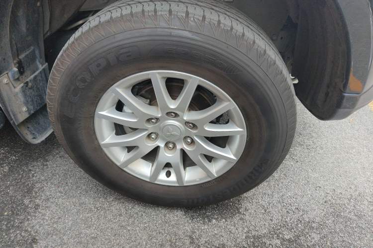 Used Mitsubishi Pajero Sport 2013 3.0L Automatic 4x4 Flagship Edition Right Front Wheel Hub
