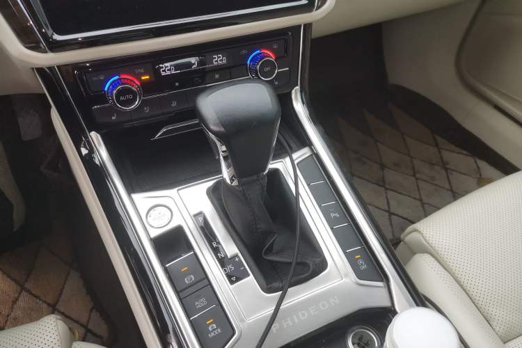 Used Volkswagen Phideon 2018 Revised Version 380TSI Two-Wheel Drive Business Edition
