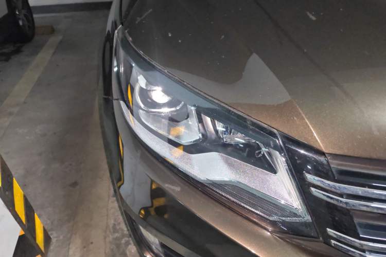 Used Volkswagen Tiguan 2015 1.8TSI Automatic Two-Wheel Drive Luxury Model Right Front Headlight