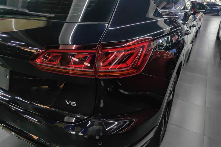 Used Volkswagen Touareg 2022 3.0 TSI Luxury Edition Black Diamond Sport Package