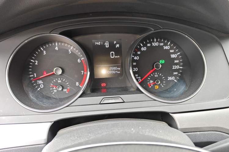 Used Volkswagen Lamando 2018 230TSI DSG Fashion Edition Odometer Close Up