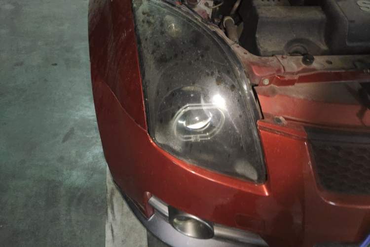 Used Suzuki Swift 2011 1.5L Manual Fashion Edition Right Front Headlight