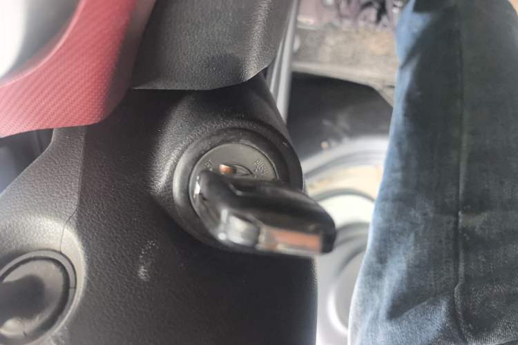 Used CHANGAN Benni 2015 1.4L Manual Luxury Model China V Standard
