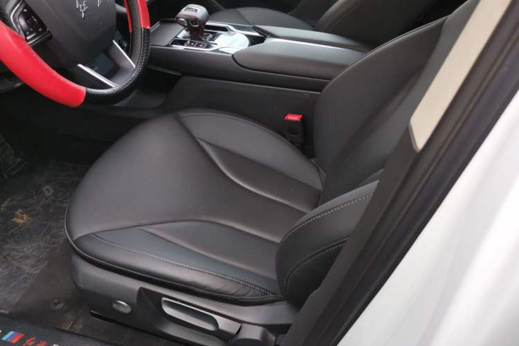 Used Hongqi E-QM5 2022 431 km Charge & Enjoy Edition