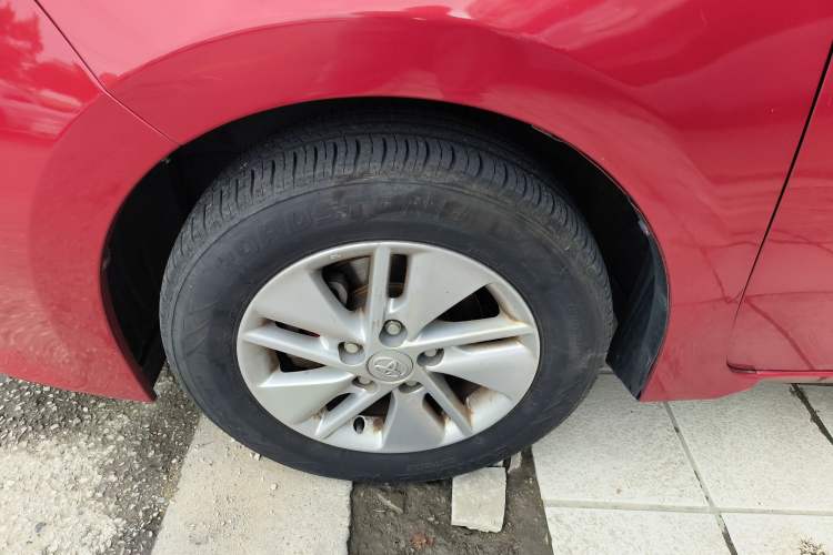 Used Toyota Corolla 2014 1.6L CVT GL Left Front Wheel Hub