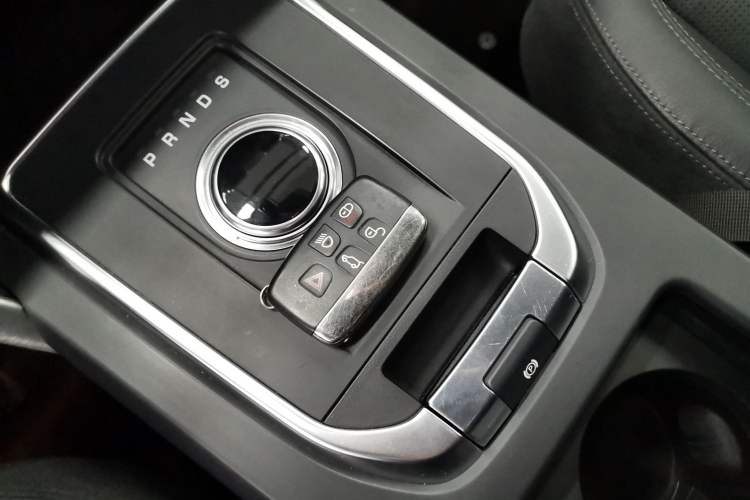 Used Land Rover Discovery Sport 2018 240 PS SE Version