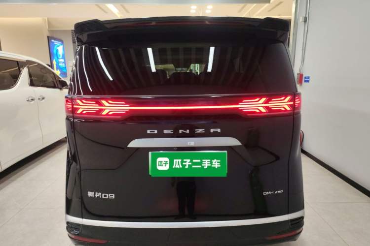 Used Denza D9 2024 DM-i 980 Four-Wheel Drive Flagship Model